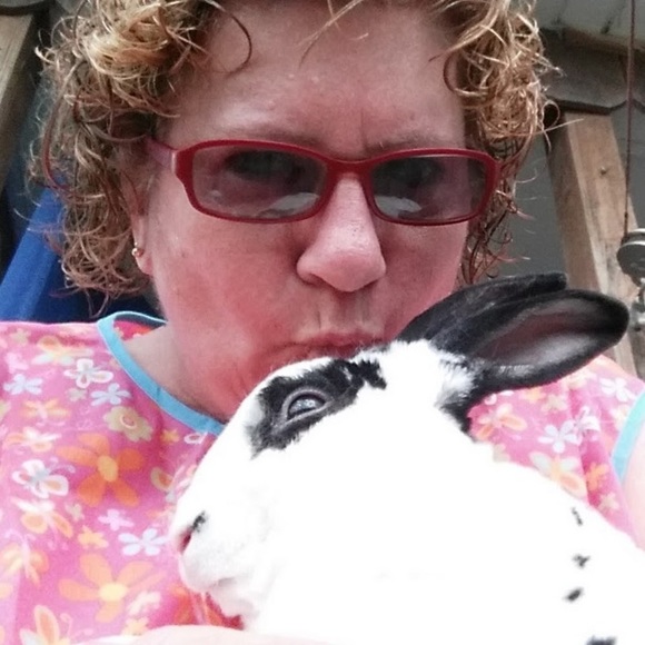 Meet your Posher, Tina - Picture 1 of 1